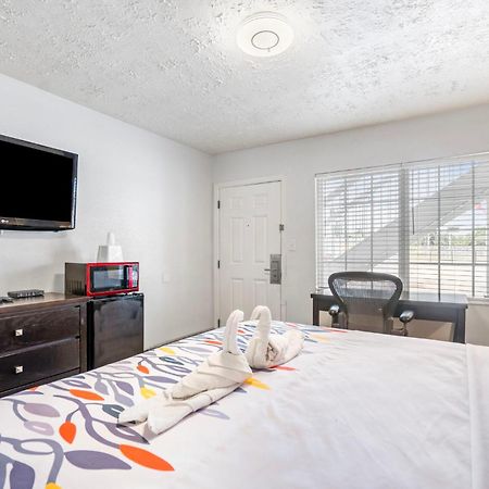 Budgetel Inns & Suites Augusta Downtown 706-945-1238 מראה חיצוני תמונה