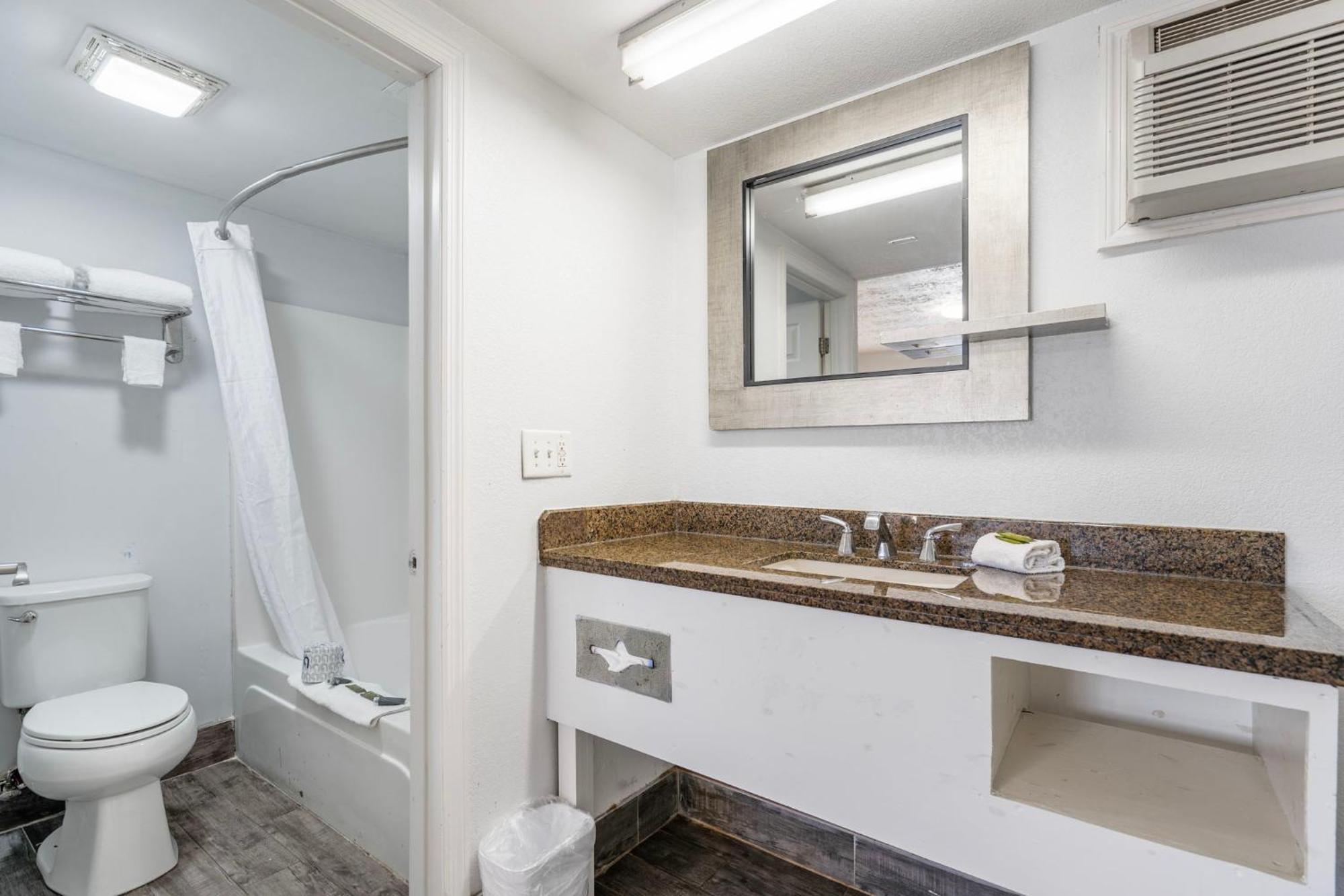 Budgetel Inns & Suites Augusta Downtown 706-945-1238 מראה חיצוני תמונה