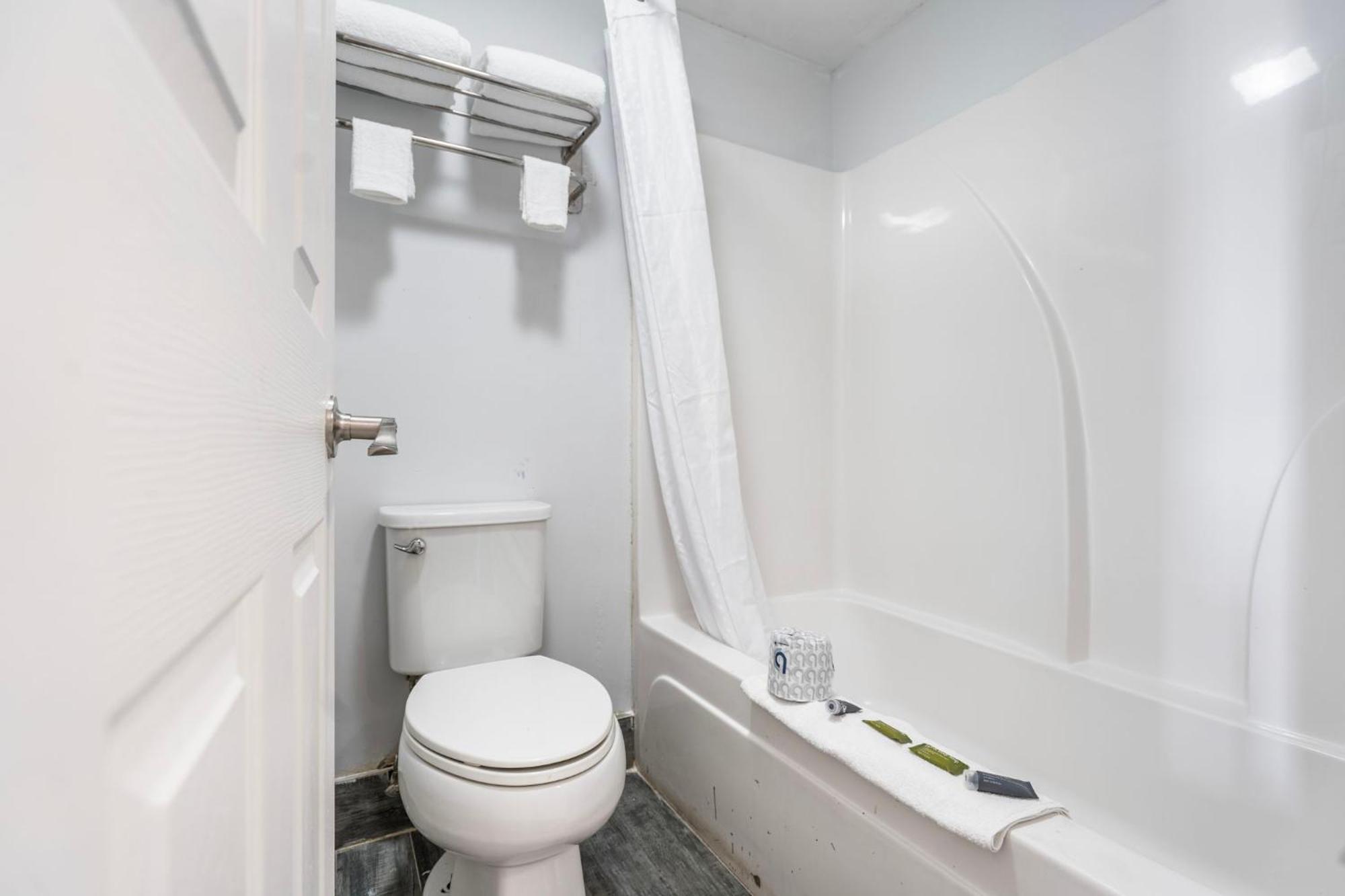 Budgetel Inns & Suites Augusta Downtown 706-945-1238 מראה חיצוני תמונה
